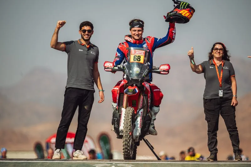 Honda Sai Na Frente No Pr Logo Do Dakar Portal Mx Brasil