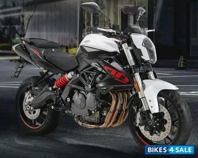 moto esportiva tnt 600
