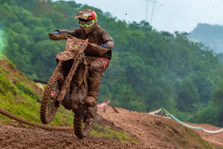 Gabriel Andrigo vence corrida na abertura do Brasileiro de Motocross 2022  em Fagundes Varela (RS) - Jornal do Oeste