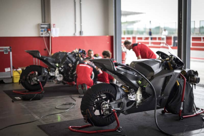 primeira Ducati elétrica pode atingir 275 km/h