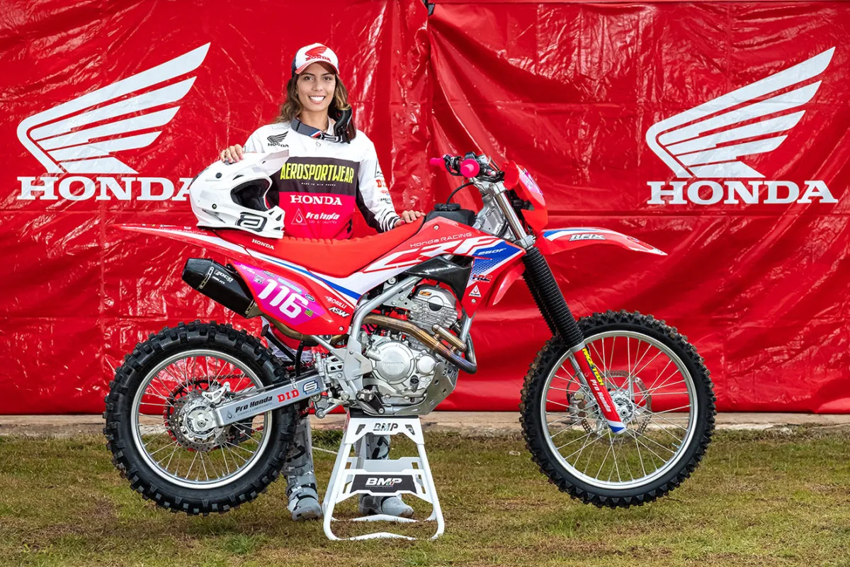 Mulheres e motocicletas: 5 nomes famosos do motocross internacional - Zelão  Racing - Blog